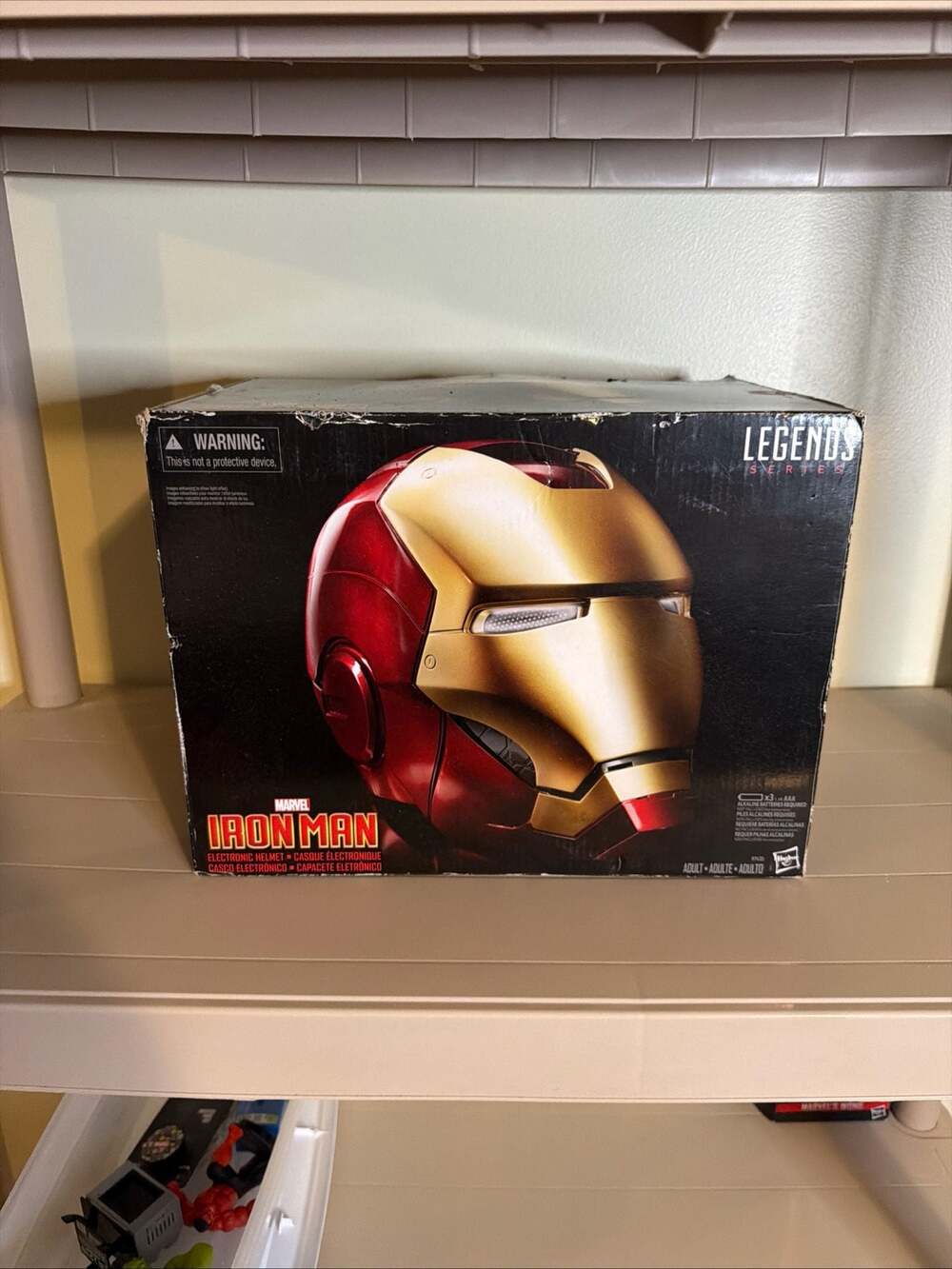 Hasbro Marvel Legends Series Iron Man Electronic Helmet